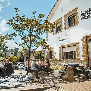 Latas Surf House Hostel